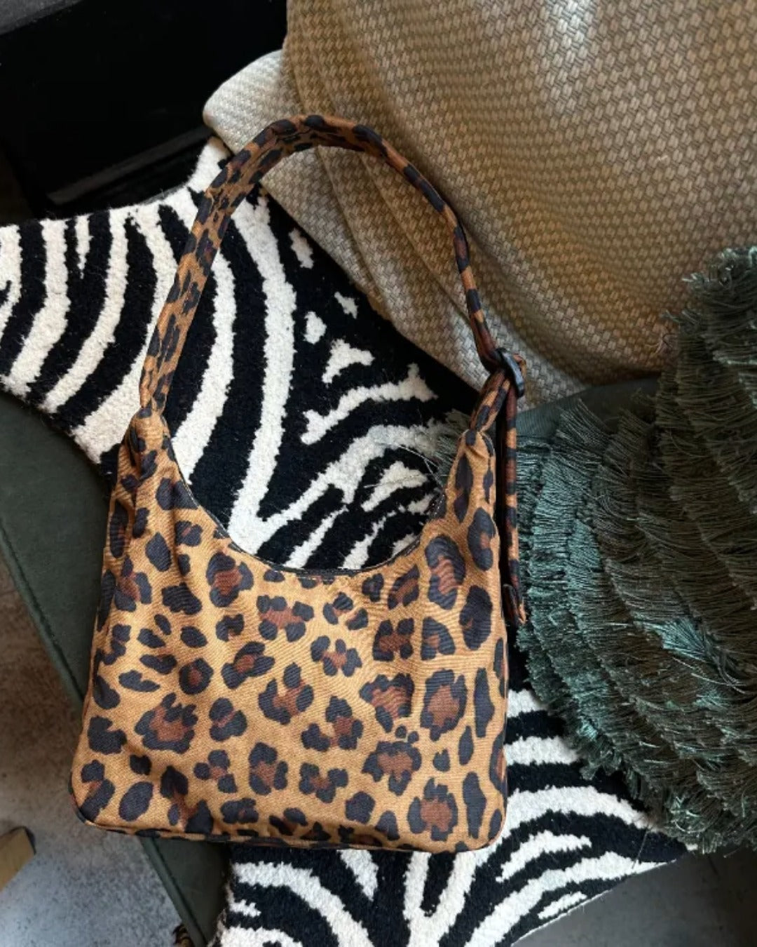 美國｜BAGGU Nylon Shoulder Bag 腋下包 / 肩背包 豹紋