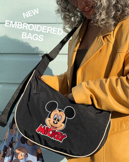 美國｜BAGGU x Disney 迪士尼聯名 Nylon Crescent Bag 彎月包 / 斜背包 M Size